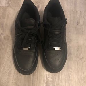 Black Nike Air Force 1